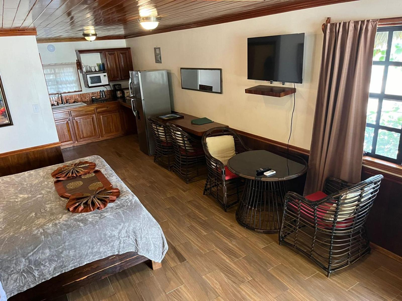 Captain Morgan'S Retreat 산페드로 외부 사진